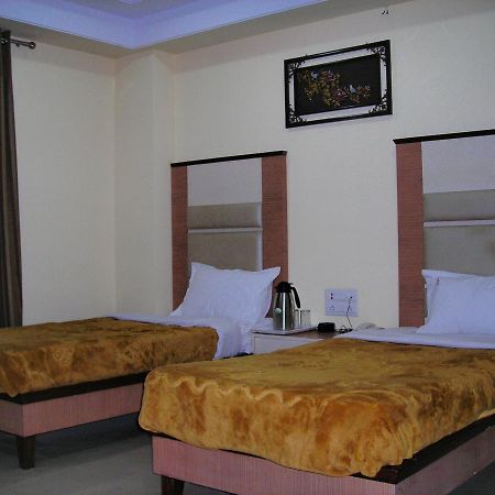 Hotel Dolphin Rāipur Exteriér fotografie