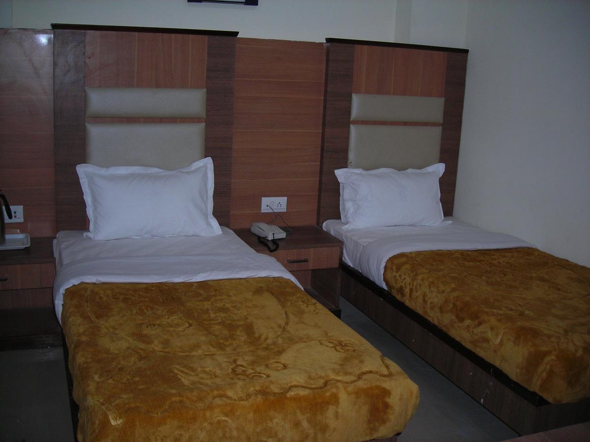 Hotel Dolphin Rāipur Exteriér fotografie